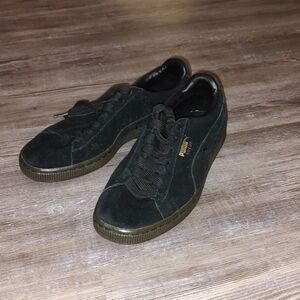 Puma suede black sneakers shoes Sz 5